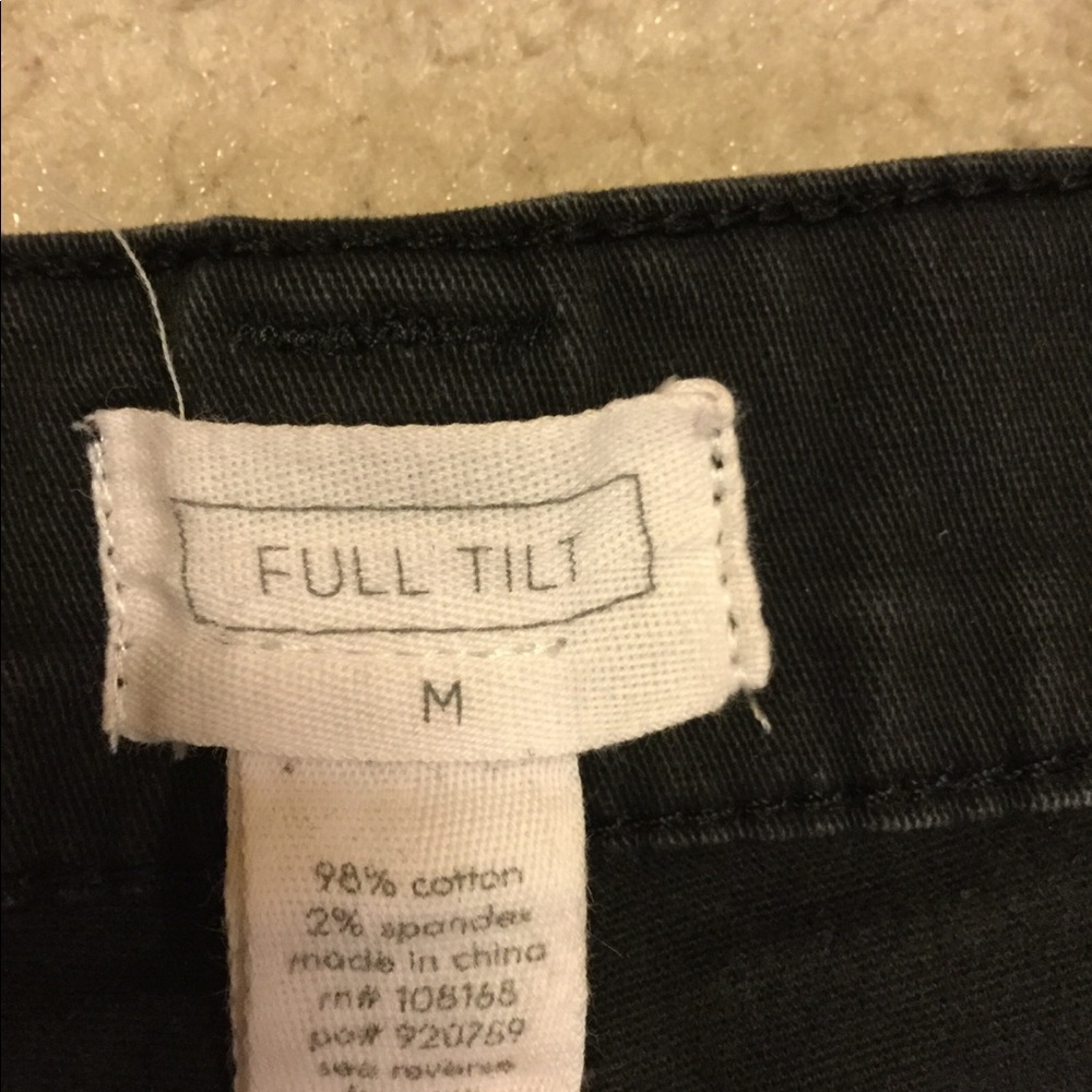 Full tilt black cargo pants size medium - Picture 8 of 9